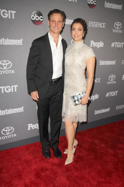 Tony Goldwyn, Bellamy Young — Stockfoto