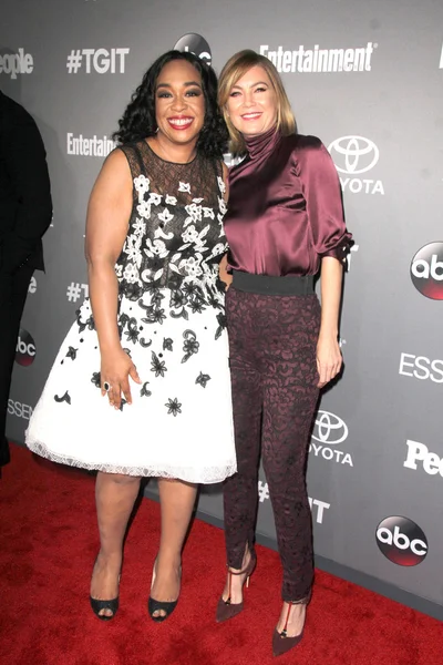 Shonda Rhimes, Ellen Pompeo — Zdjęcie stockowe