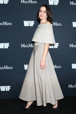 Zoey Deutch, Beverly Hilton Oteli 'ndeki 2025 Filmlerdeki Kadınlar Derneği' nde 6 Kasım 2025 'te Beverly Hills, CA