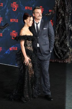 Millie Bobby Brown, David Harbour Stranger Things Sezon 5 Bölüm 5 TCL Çin Tiyatrosu 'nda prömiyer 6 Kasım 2025, Los Angeles, CA