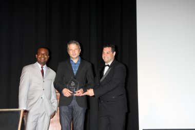 Delious Kennedy, ödül kazanan, Ron Truppa