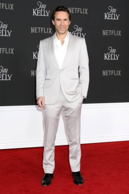 Alessandro Nivola, Jay Kelly Los Angeles Premiere 'de 11 Kasım 2025 tarihinde, Los Angeles, CA