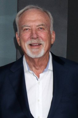 James Keach, 11 Kasım 2025 'te Los Angeles' taki Jay Kelly Los Angeles Tiyatrosu 'nda prömiyer yaptı.