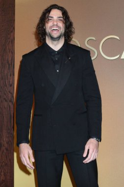 Noah Centineo, Ray Dolby Balo Salonu 'nda verilen 2025 Vali Ödülleri' nde 16 Kasım 2025 'te Los Angeles, CA