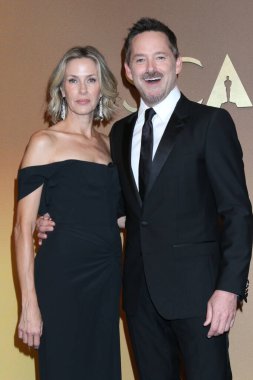 Jocelyne Cooper, Scott Cooper 2025 Vali Ödülleri 'nde Ray Dolby Balo Salonu' nda 16 Kasım 2025 'te, Los Angeles, CA
