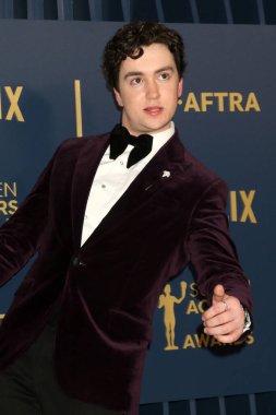 Charlie Hiscock 30. Sinema Oyuncuları Birliği Ödülleri 'nde, Shrine Konser Salonu' na 24 Şubat 2024 'te Los Angeles, CA