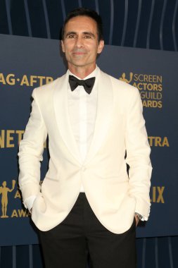 Nestor Carbonell 30. Sinema Oyuncuları Birliği Ödülleri 'nde, Shrine Konser Salonu' na 24 Şubat 2024 'te Los Angeles, CA