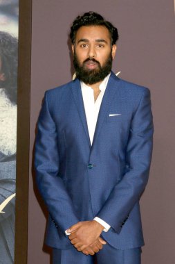 Himesh Patel, 23 Aralık 2023 'te, Los Angeles, CA' da, Mısır Tiyatrosu 'ndaki Good Grief Premiere' de.