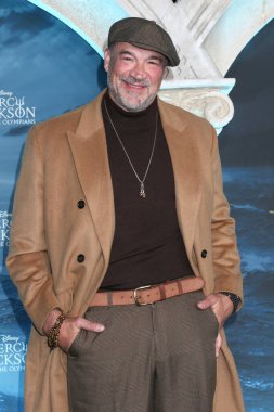 Aleks Paunoviç, Percy Jackson 'da ve Oympians' ın 2. sezonunun galasında Akademi Film Müzesi 'nde 3 Aralık 2025' te Los Angeles, CA