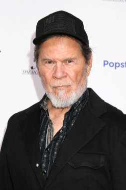 5 Aralık 2025 'te Burbank, CA' da Associated Television Int 'l Studios' da The Bay Sezon 10 'da bir Martinez.