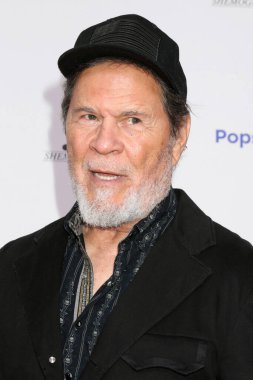 5 Aralık 2025 'te Burbank, CA' da Associated Television Int 'l Studios' da The Bay Sezon 10 'da bir Martinez.