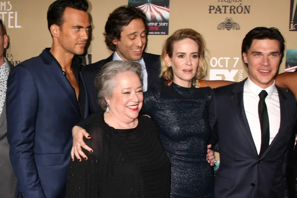 Cheyenne Jackson, Kathy Bates, Brad Falchuk, Sarah Paulson — Foto de Stock