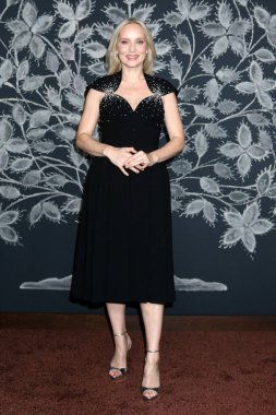 Mona Fastvold, 14 Aralık 2025 'te Los Angeles' taki Linwood Dunn Tiyatrosu 'nda Ann Lee Premiere' in Ahit 'inde.