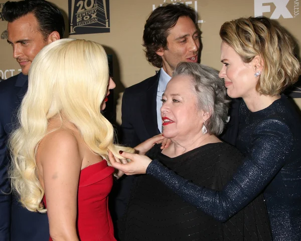 Lady Gaga, Kathy Bates, Sarah Paulson — Foto Stock