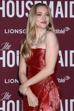 Amanda Seyfried, The Housemaid Prömiyer at the TCL Chinese Theater IMAX 15 Aralık 2025, Los Angeles, CA