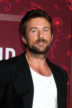 Brandon Sklenar, The Housemaid Premiere 'de TCL Çin Tiyatrosu IMAX' te 15 Aralık 2025 'te, Los Angeles, CA