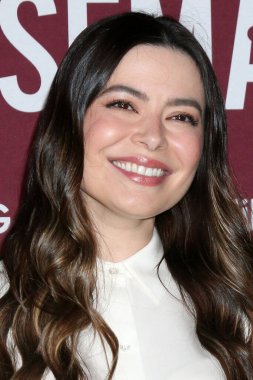 Miranda Cosgrove TCL Çin Tiyatrosu 'ndaki The Housemaid Premiere' de 15 Aralık 2025 'te Los Angeles, CA