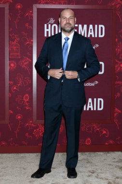 Max Adler, The Housemaid Prömiyer at the TCL Chinese Theater IMAX 15 Aralık 2025, Los Angeles, CA