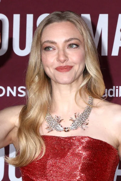 Amanda Seyfried, The Housemaid Prömiyer at the TCL Chinese Theater IMAX 15 Aralık 2025, Los Angeles, CA