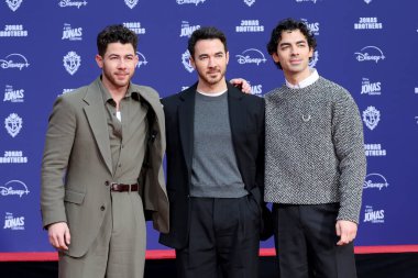 Kevin Jonas, Joe Jonas, Nick Jonas Jonas Jonas Jonas, Jonas Brothers Hand and Footprint In Cement seremonisinde 3 Aralık 2025 'te Los Angeles, CA