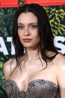 Daniela Melchior, 13 Aralık 2025 'te Los Angeles, CA' da, Broadway 'deki United Theater' da Anaconda Premiere 'de.