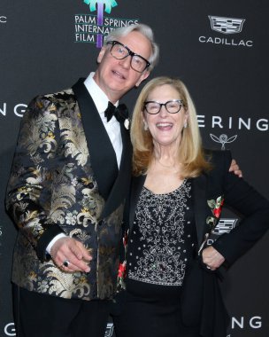 Paul Feig, Laura Feig, 3 Ocak 2026 'da Palm Springs, CA' da düzenlenen Kongre Merkezi 'ndeki 37. Palm Springs Uluslararası Film Festivali Galasında.