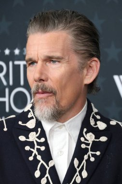 Ethan Hawke, Barker Hanger 'da 31. Yıllık Eleştirmenler Seçimi Ödülleri' nde 4 Ocak 2026 'da Santa Monica, CA
