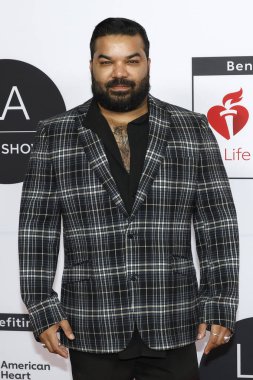 Adrian Dev 2026 Los Angeles Sanat Fuarı açılış gecesi galasında 7 Ocak 2026 'da Los Angeles Kongre Merkezi' nde.