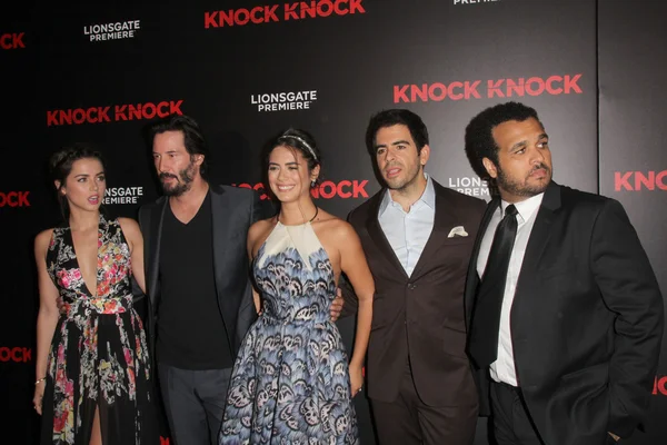 Ana de Armas, Keanu Reeves, Lorenza Izzo, desconhecida Eli Roth — Fotografia de Stock