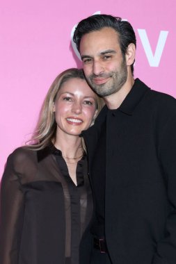 Misafir, Jonathan Carlos Palm Royale Sezon 2 Bölüm 2 Şaban Medya Merkezi 'nde Son Olay 15 Ocak 2026 Kuzey Hollywood, CA