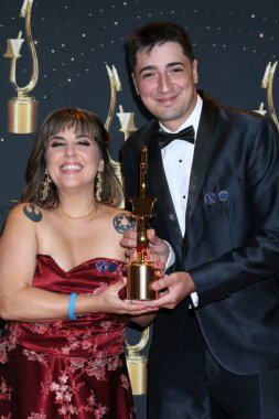 Belu Heredia, Ezequiel Alvarez 18 Ocak 2026 'da Beverly Hilton Oteli' nde 12. Ses Sanatları Ödülleri 'nde.