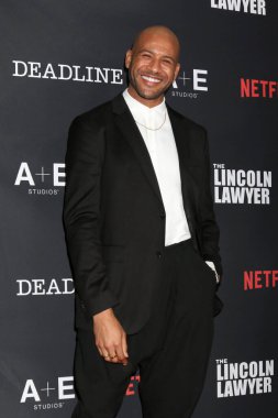Jeffrey Bowyer-Chapman, Lincoln Avukatı Sezon 4 Bölüm 4 PMC Çatısı Terasında 28 Ocak 2026 'da Batı Hollywood, CA