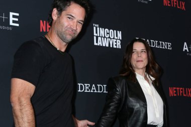 Manuel Garcia-Rulfo, Neve Campbel, Lincoln Avukatı Sezon 4 Bölüm 4 PMC Çatısı Terasında 28 Ocak 2026, Batı Hollywood, CA