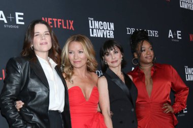 Neve Campbell, Becki Newton, Constance Zimmer, Jazz Raycole The Lincoln Lawyer 'ın 4. sezon kutlamasında 28 Ocak 2026' da Batı Hollywood, CA