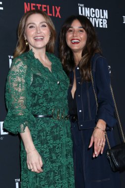 Sasha Alexander, Manuel Garcia-Rulfo The Lincoln Lawyer Sezon 4 Bölüm 4 PMC Çatısı Terasında 28 Ocak 2026 'da Batı Hollywood, CA