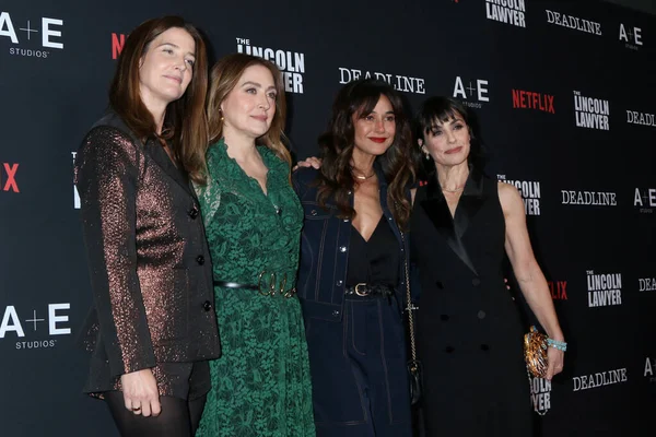Cobie Smulders, Sasha Alexander, Emmanuelle Chriqui, Constance Zimmer The Lincoln Lawyer 'ın 4. sezon kutlamasında 28 Ocak 2026' da Batı Hollywood, CA