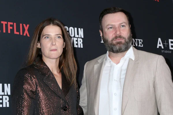 Cobie Smulders, Taran Killam 'The Lincoln Lawyer' ın 4. sezon kutlamasında 28 Ocak 2026 'da Batı Hollywood, CA