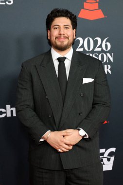 Bryson Keith, Los Angeles 'ta 30 Ocak 2026' da Los Angeles Kongre Merkezi 'nde yılın MusiCares Kişi Yarışması' nda IHO Mariah Carey.