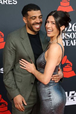 Chad Savage, Kate Steinberg, 30 Ocak 2026 'da Los Angeles' taki Los Angeles Kongre Merkezi 'nde yılın MusiCares Person of the Year Organizasyonu IHO Mariah Carey' de.