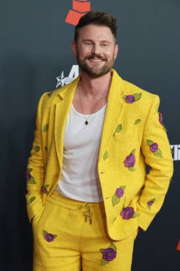 Bobby Berk, Los Angeles 'ta 30 Ocak 2026' da Los Angeles Kongre Merkezi 'nde yılın MusiCares Person of the Year Organizasyonu IHO Mariah Carey' de.