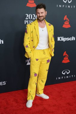 Bobby Berk, Los Angeles 'ta 30 Ocak 2026' da Los Angeles Kongre Merkezi 'nde yılın MusiCares Person of the Year Organizasyonu IHO Mariah Carey' de.