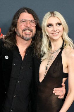 Dave Grohl, Taylor Momsen, 30 Ocak 2026 'da Los Angeles, CA' da Los Angeles Kongre Merkezi 'nde yılın MusiCares Person etkinliğinde.