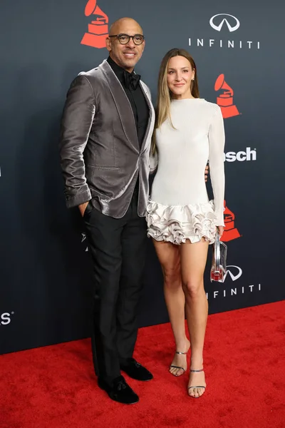 Harvey Mason Jr, Britt Mason, Los Angeles, CA 'da 30 Ocak 2026' da Los Angeles Kongre Merkezi 'nde yılın MusiCares etkinliğinde IHO Mariah Carey.