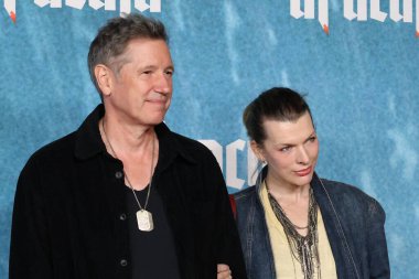 Paul W.S. Anderson, Milla Jovovich TCL Çin Tiyatrosu 'nun Drakula Premiere' inde 3 Şubat 2026 'da Los Angeles, CA