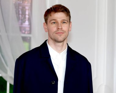 Finn Keane, 28 Ocak 2026 'da Los Angeles' taki TCL Çin Tiyatrosu 'nun' Uğultulu Tepeler 'dünya prömiyerinde.