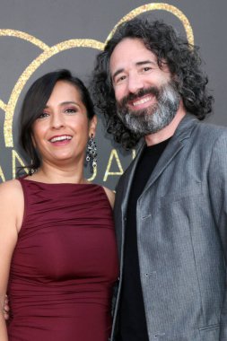 Vanesssa Benavente, Sergio Lanza, 6 Şubat 2026 'da Los Angeles' ta Avalon Hollywood 'da düzenlenen 33. Yıllık Film Rehberi Ödülleri Galasında.