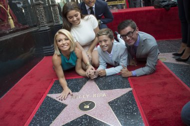 Kelly Ripa, Mark Consuelos, Michael Joseph Consuelos, Lola Grace Consuelos, Joaquin Antonio Consuelos