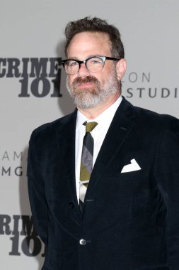 Paul Adelstein, 10 Şubat 2026 'da Los Angeles, CA' da, Broadway 'deki United Theater' daki Suç 101 Dünya Premiere 'de.