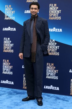 Archie Madekwe, 15 Şubat 2026 'da Hollywood Paladyumu' nda 41. Bağımsız Ruh Ödülleri 'nde.