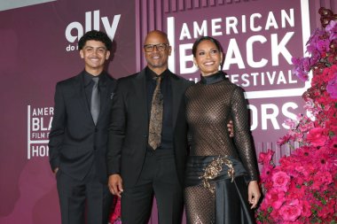Dre Terrell Whitfield, Dondre Whitfield, Salli Richardson-Whitfield, 8. Amerikan Siyahi Film Festivali Onur Töreni 16 Şubat 2026 'da Los Angeles, CA